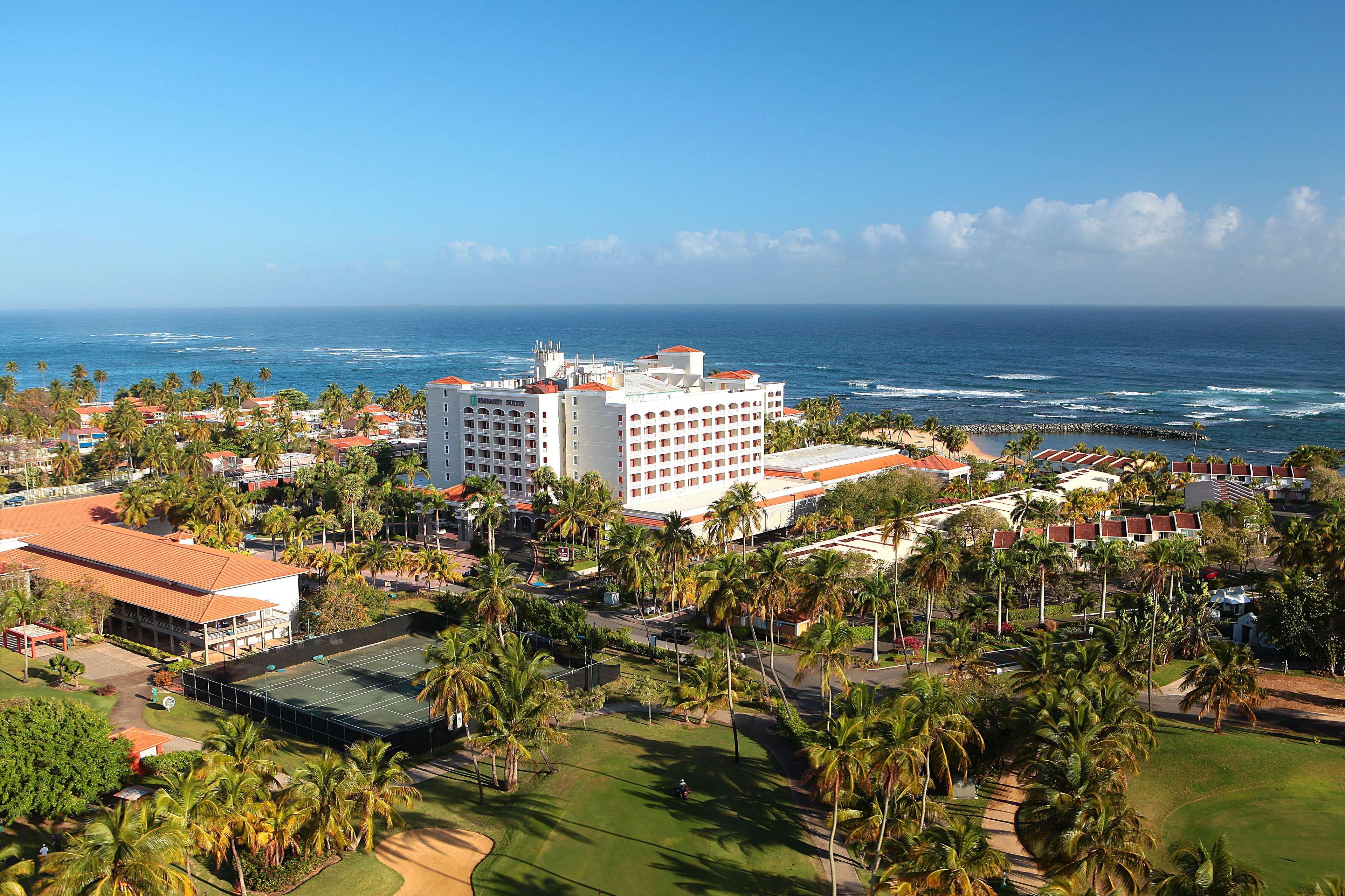 Embassy Suites By Hilton Dorado Del Mar Beach Resort Exteriér fotografie