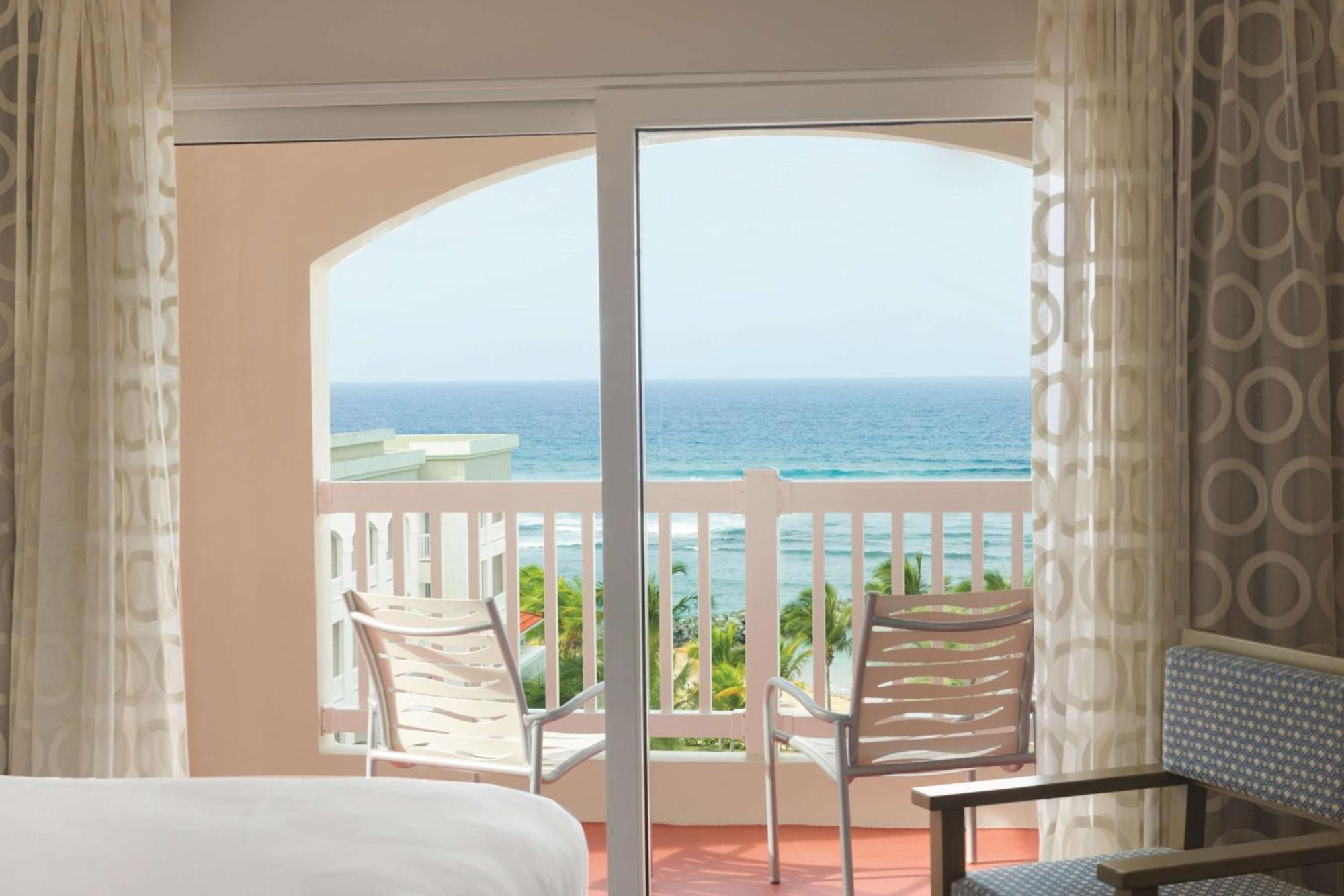 Embassy Suites By Hilton Dorado Del Mar Beach Resort Exteriér fotografie