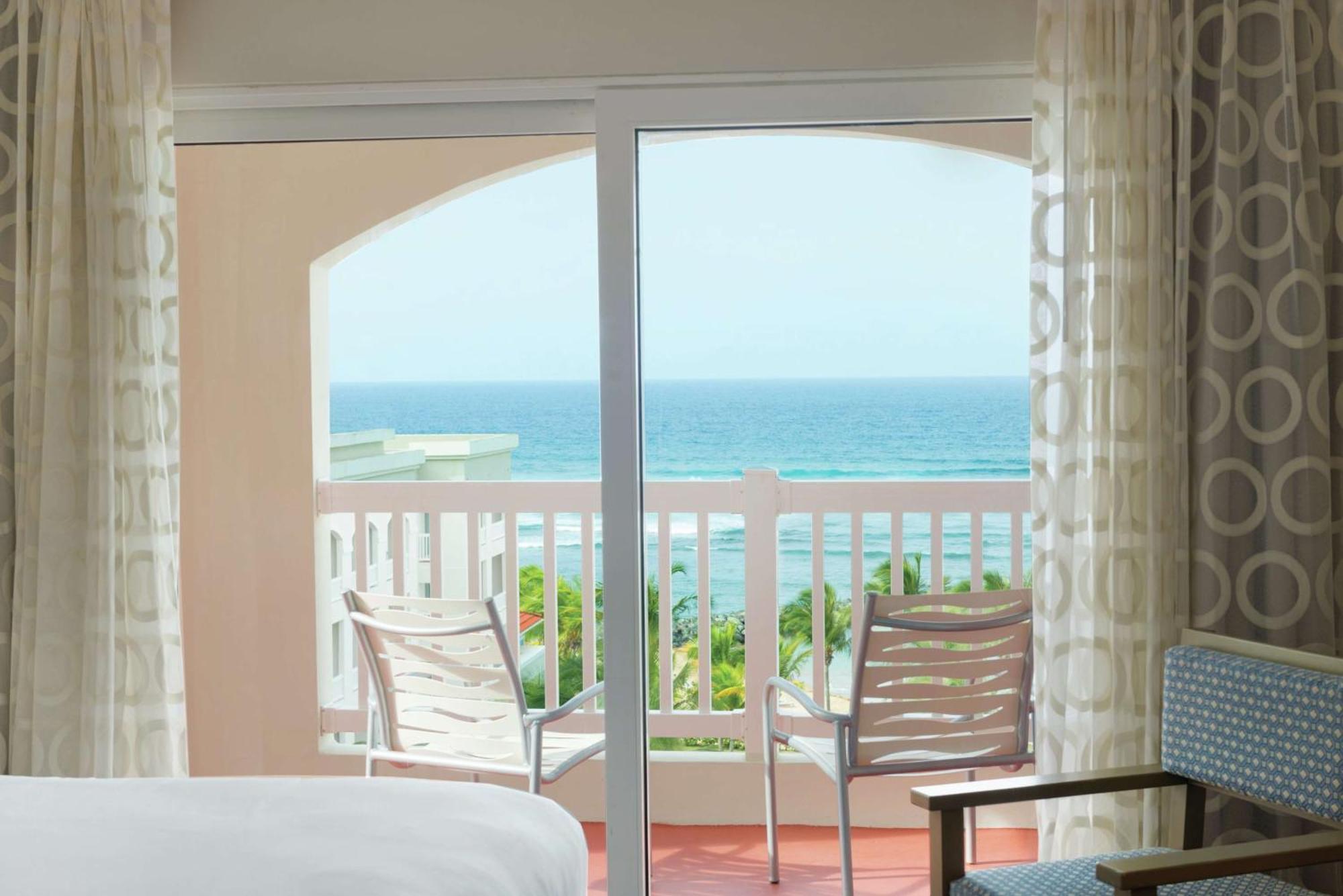 Embassy Suites By Hilton Dorado Del Mar Beach Resort Exteriér fotografie