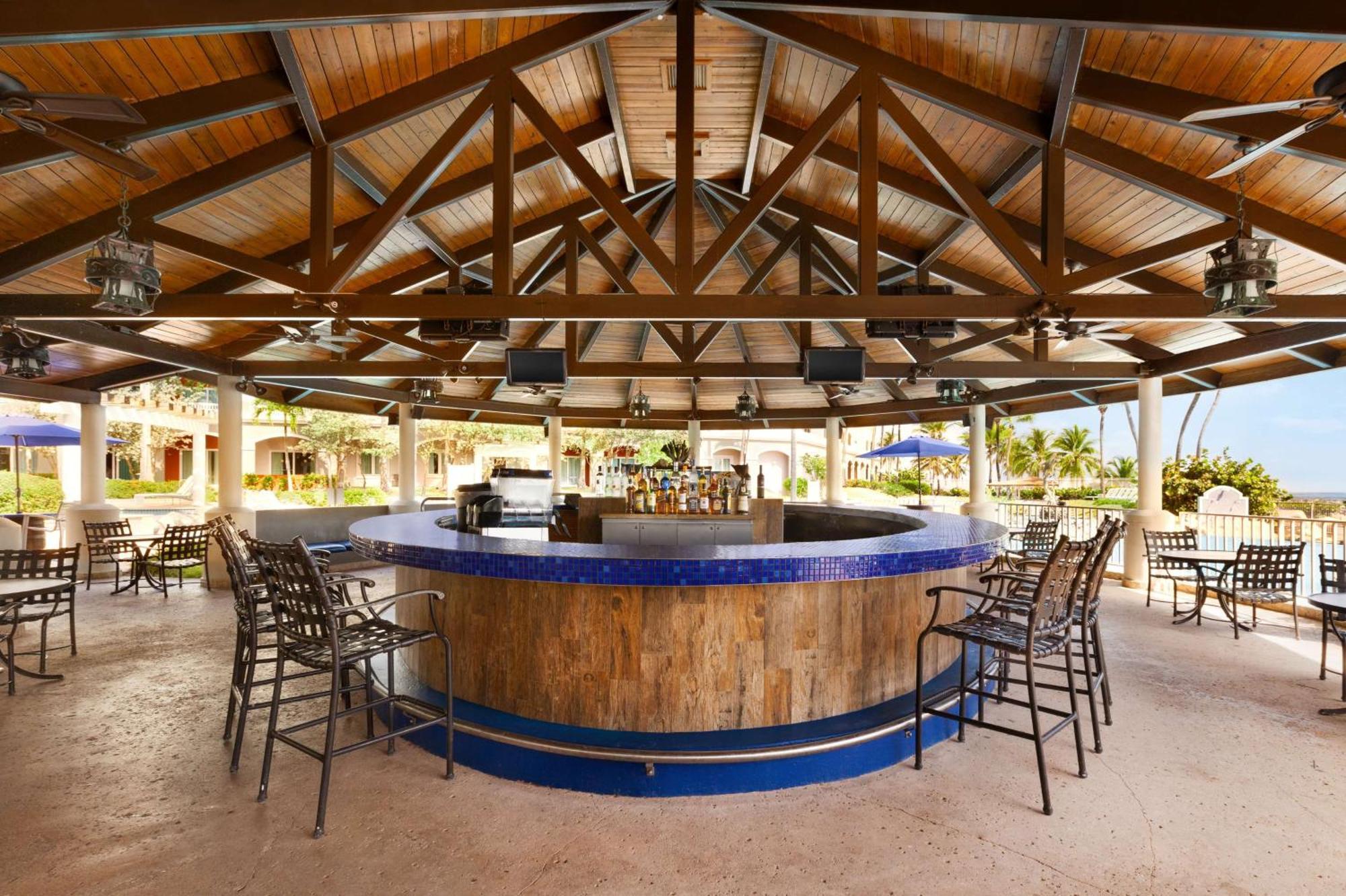 Embassy Suites By Hilton Dorado Del Mar Beach Resort Exteriér fotografie