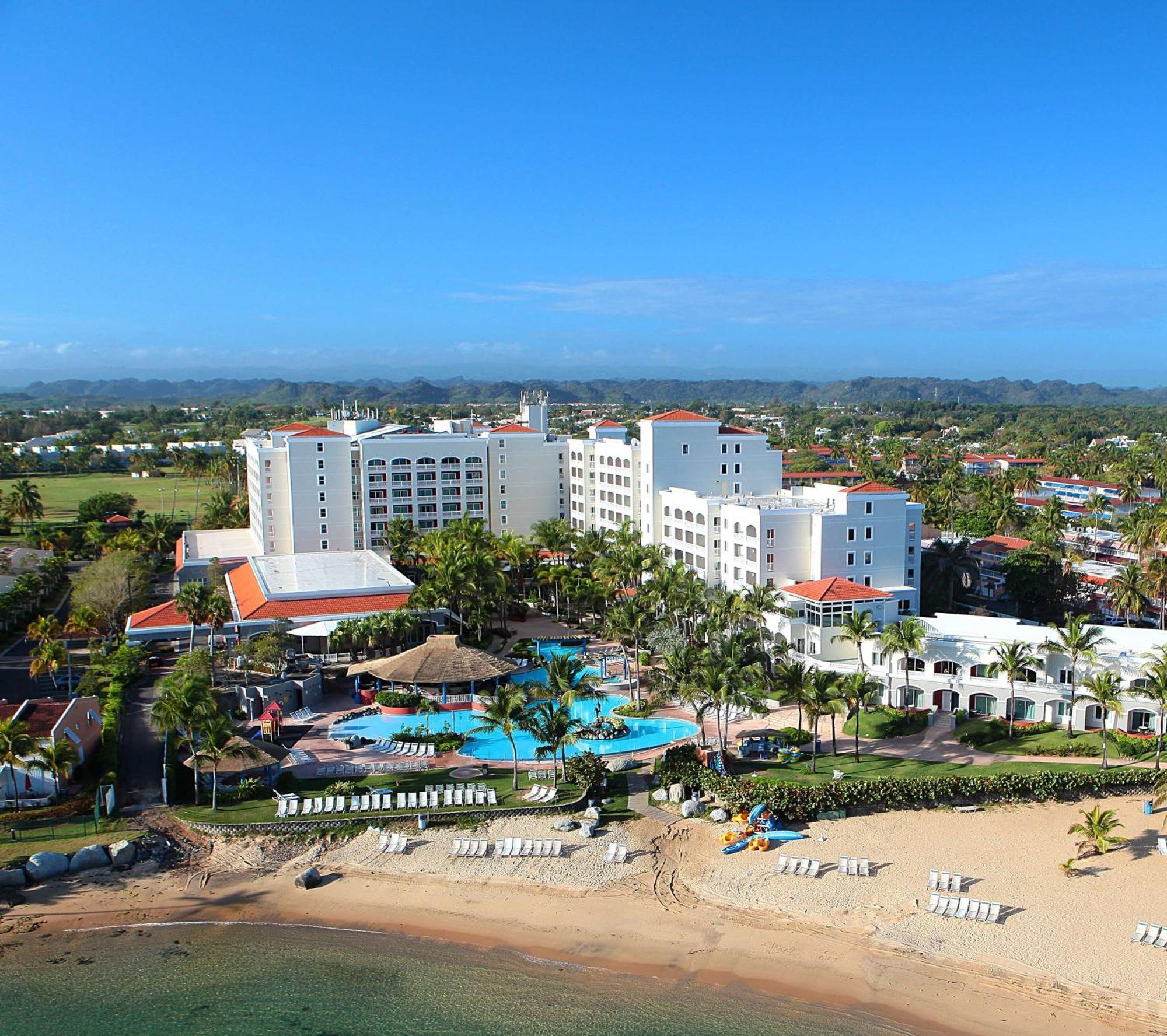 Embassy Suites By Hilton Dorado Del Mar Beach Resort Exteriér fotografie