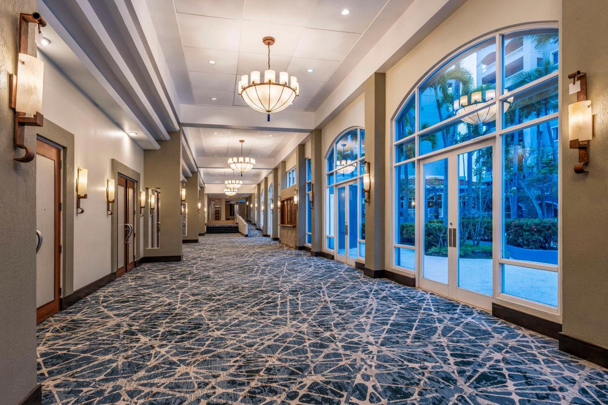 Embassy Suites By Hilton Dorado Del Mar Beach Resort Exteriér fotografie